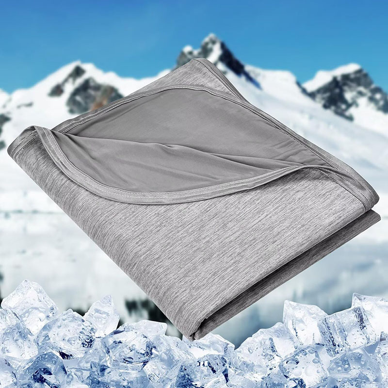 Cooling Blanket Hot Sleepers - بطانية صيفية مبردة للنوم في الأجواء
